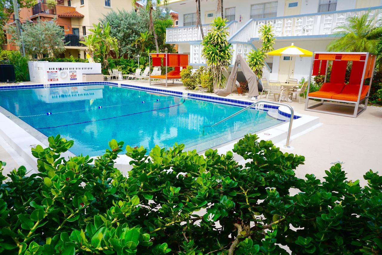 Club Lux Resort By The Beach Deerfield Beach Exterior photo