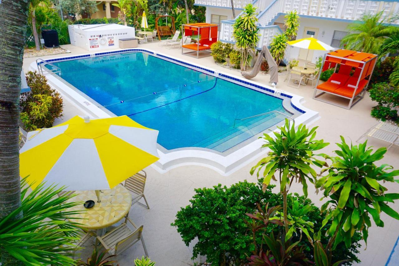 Club Lux Resort By The Beach Deerfield Beach Exterior photo